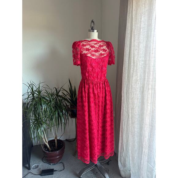Vintage Women's Medium Dress Red Lace Sheer Overlay Puff Sleeve Romantic Formal - Picture 1 of 3